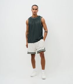 Bermuda Esportiva de Basquete com Tecnologia Dry e Listras na Barra