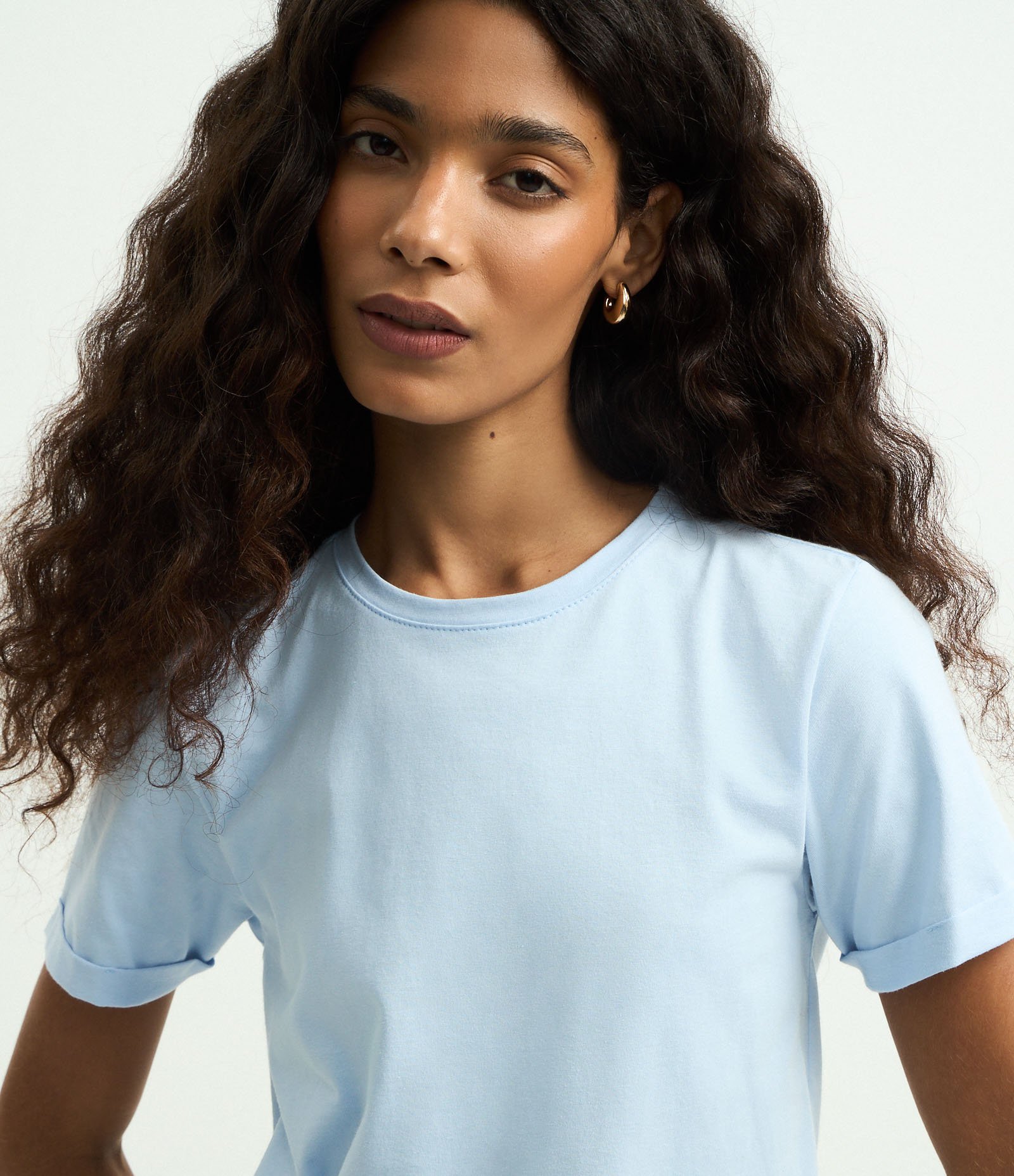 Camiseta Regular em Algodão com Manga Dobrada Azul Claro 4