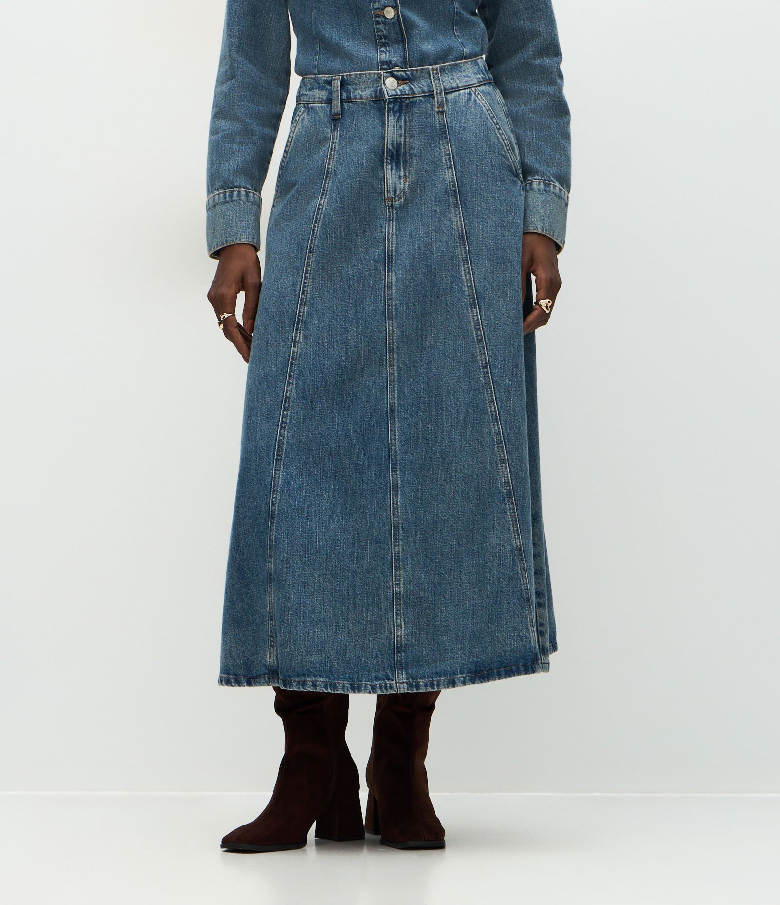 Saia Evasê Jeans com Cintura Alta e Recortes Marcados Azul 3