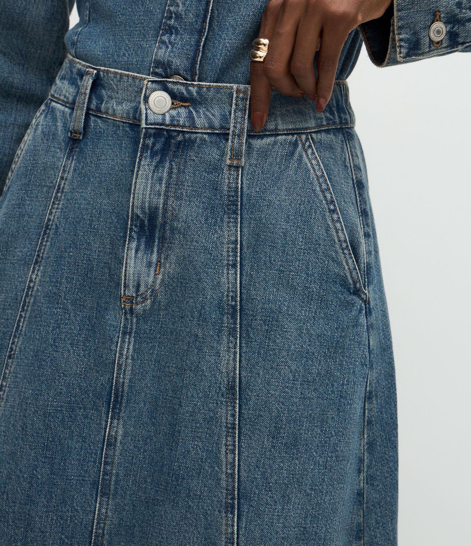 Saia Evasê Jeans com Cintura Alta e Recortes Marcados Azul 4