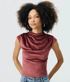 Blusa Ombro Caído em Veludo com Golinha Alta