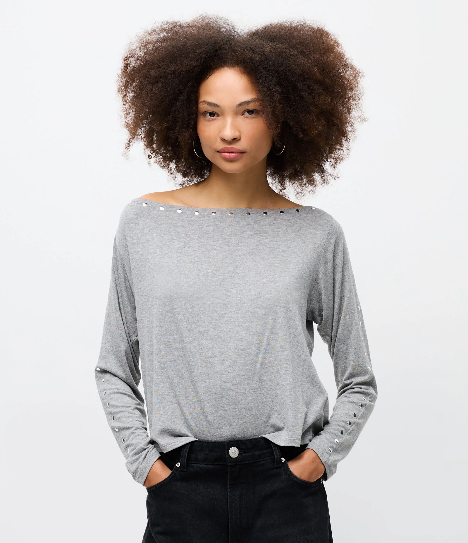 Blusa Ombro a Ombro em Viscolinho com Tachinhas Contrastantes Cinza 1