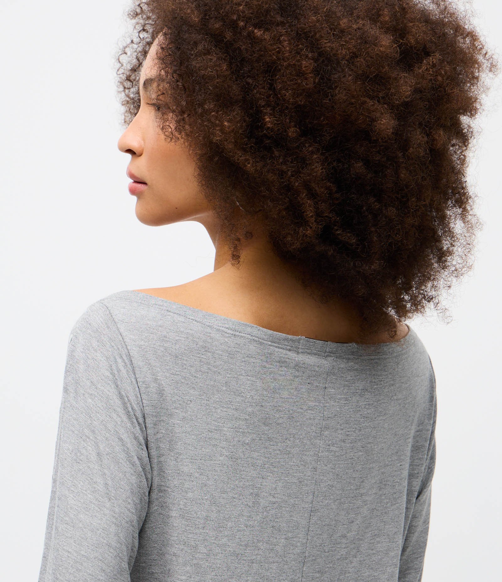 Blusa Ombro a Ombro em Viscolinho com Tachinhas Contrastantes Cinza 4