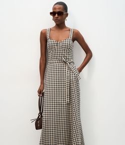 Vestido Reto Longo em Sarja Xadrez Vichy com Amarração