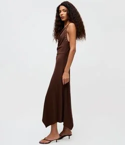 Vestido Midi com Decote Degagê e Tachas