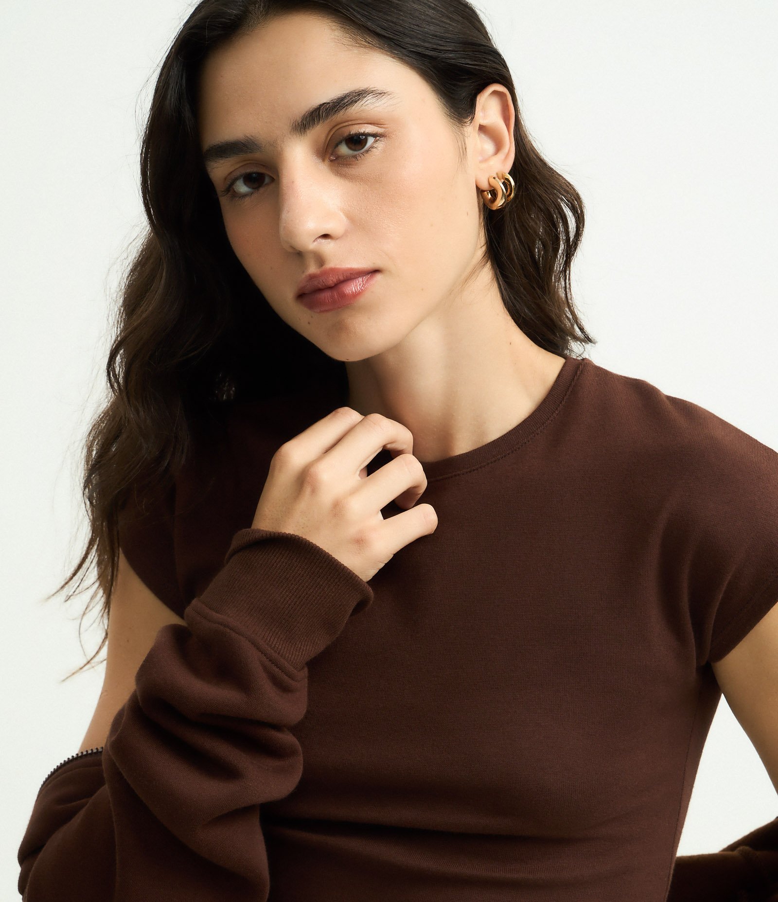 Blusa Básica em Ribana com Ombro Caído Marrom 3