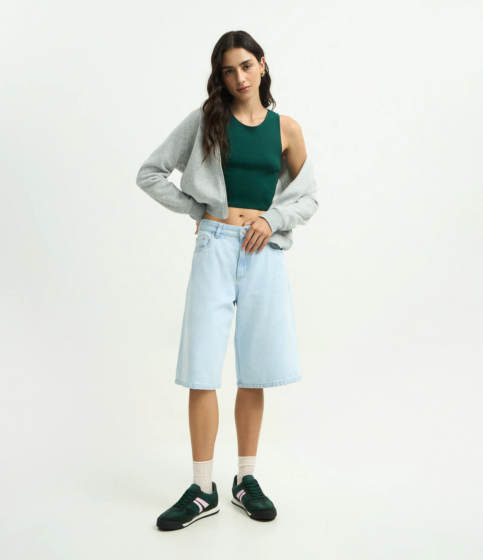 Blusa Cropped sem Manga em Algodão com Textura Canelada Verde Escuro 2