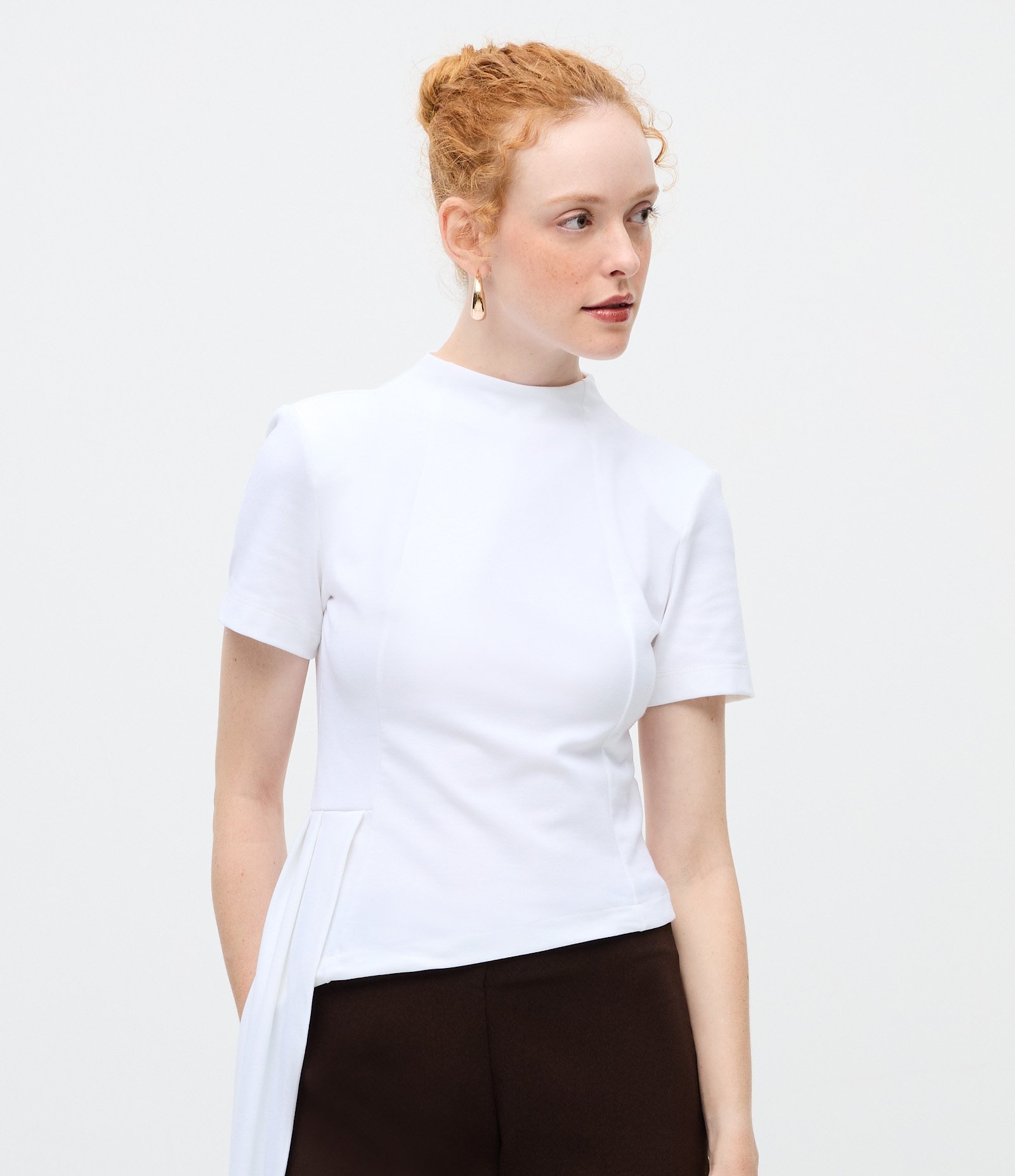 Blusa Assimétrica em Ponto Roma com Ombreiras e Gola Alta Branco 1