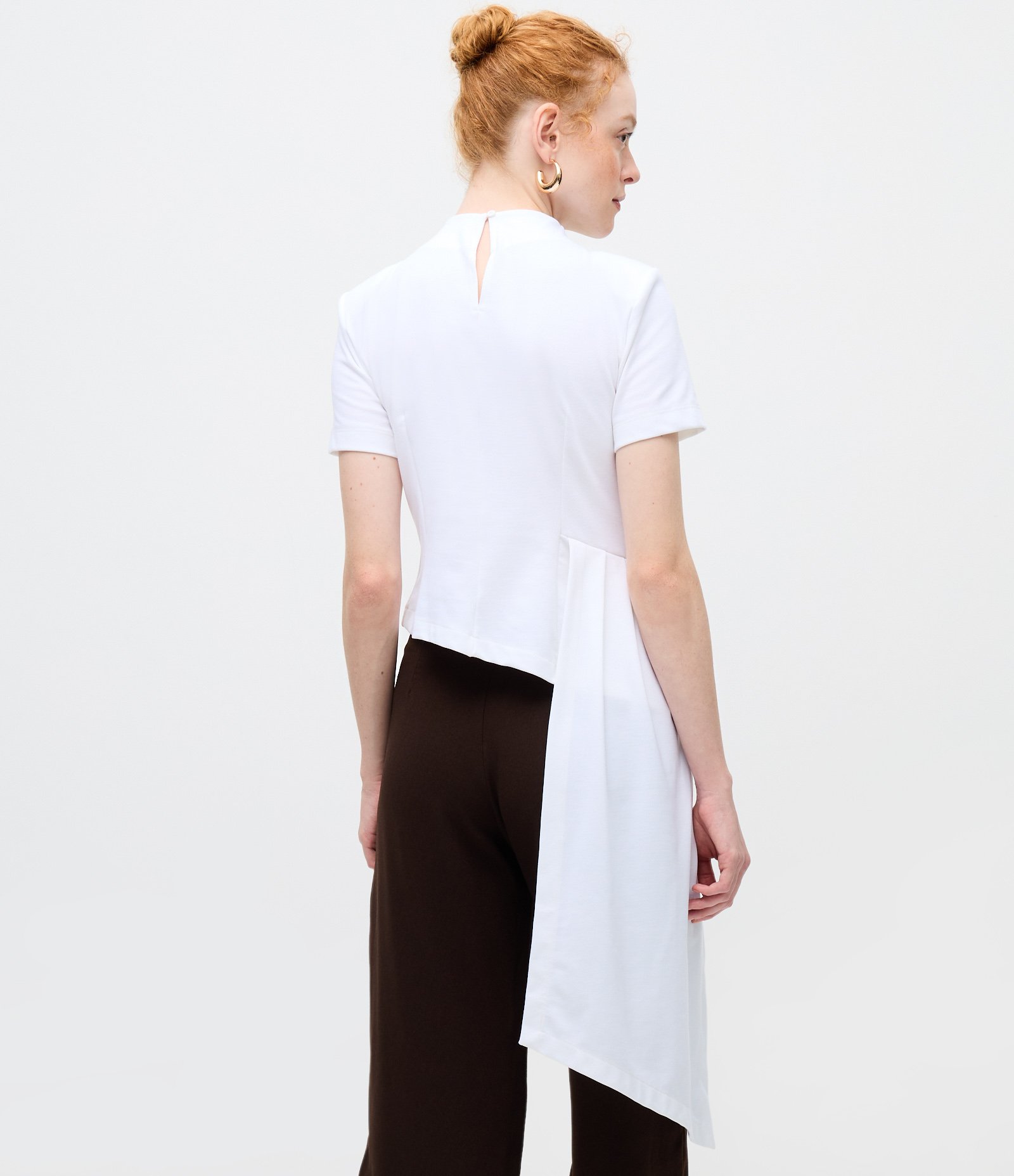 Blusa Assimétrica em Ponto Roma com Ombreiras e Gola Alta Branco 4