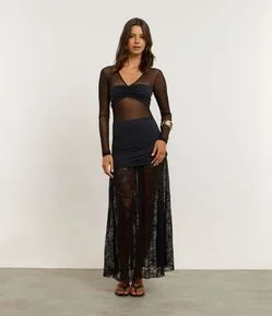 Vestido Longo com Mix de Tule e Renda