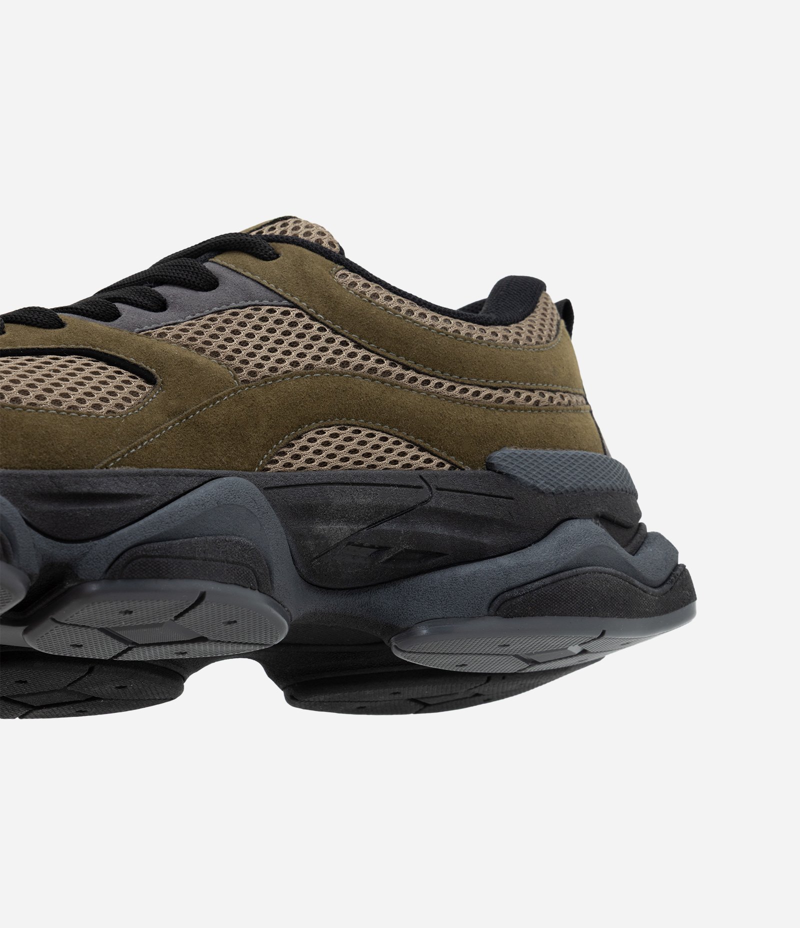 Tênis Dad Sneaker em PU com Recortes e Solado Alto Verde 3