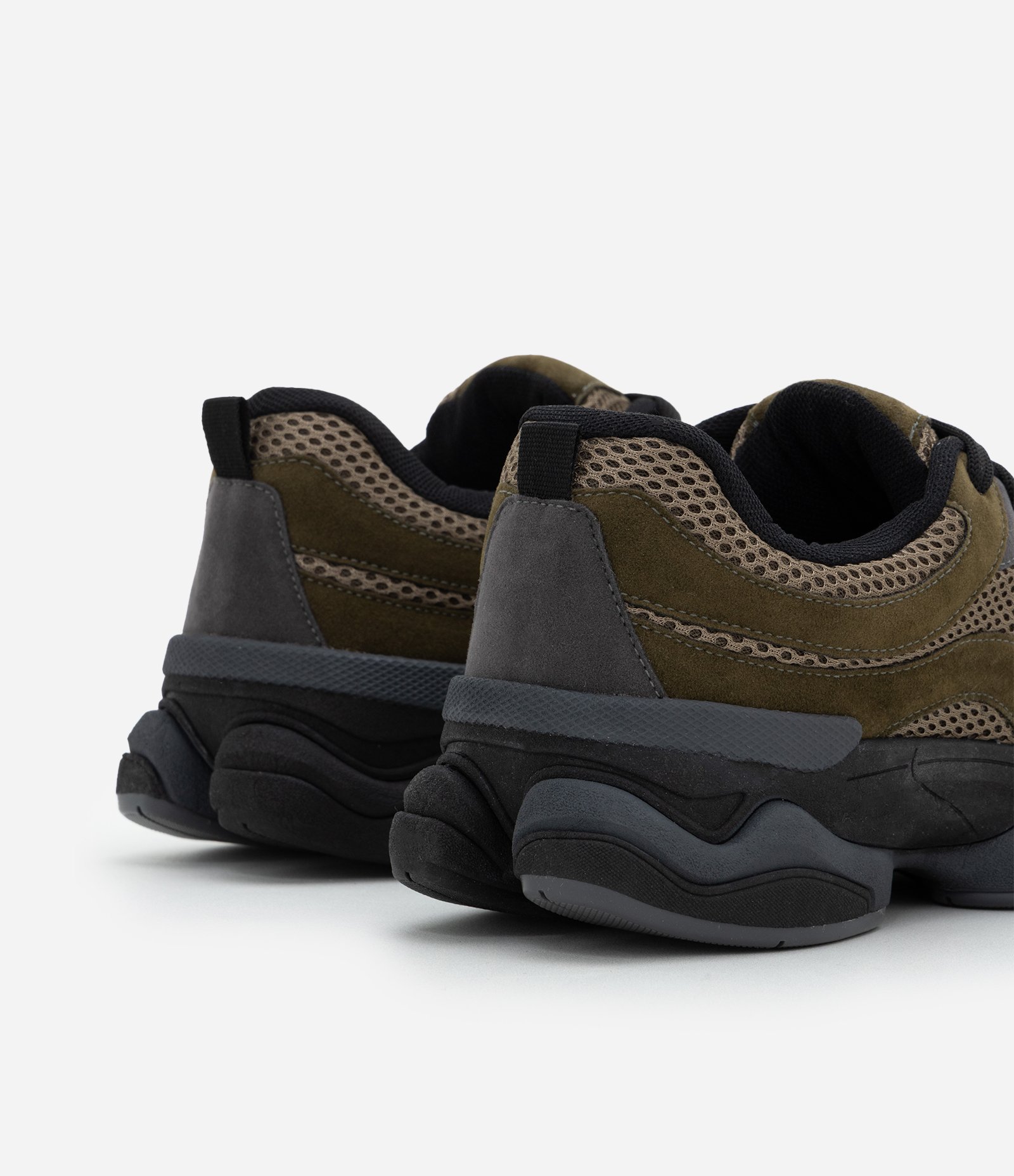 Tênis Dad Sneaker em PU com Recortes e Solado Alto Verde 4
