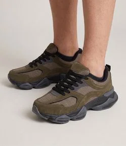 Tênis Dad Sneaker em PU com Recortes e Solado Alto