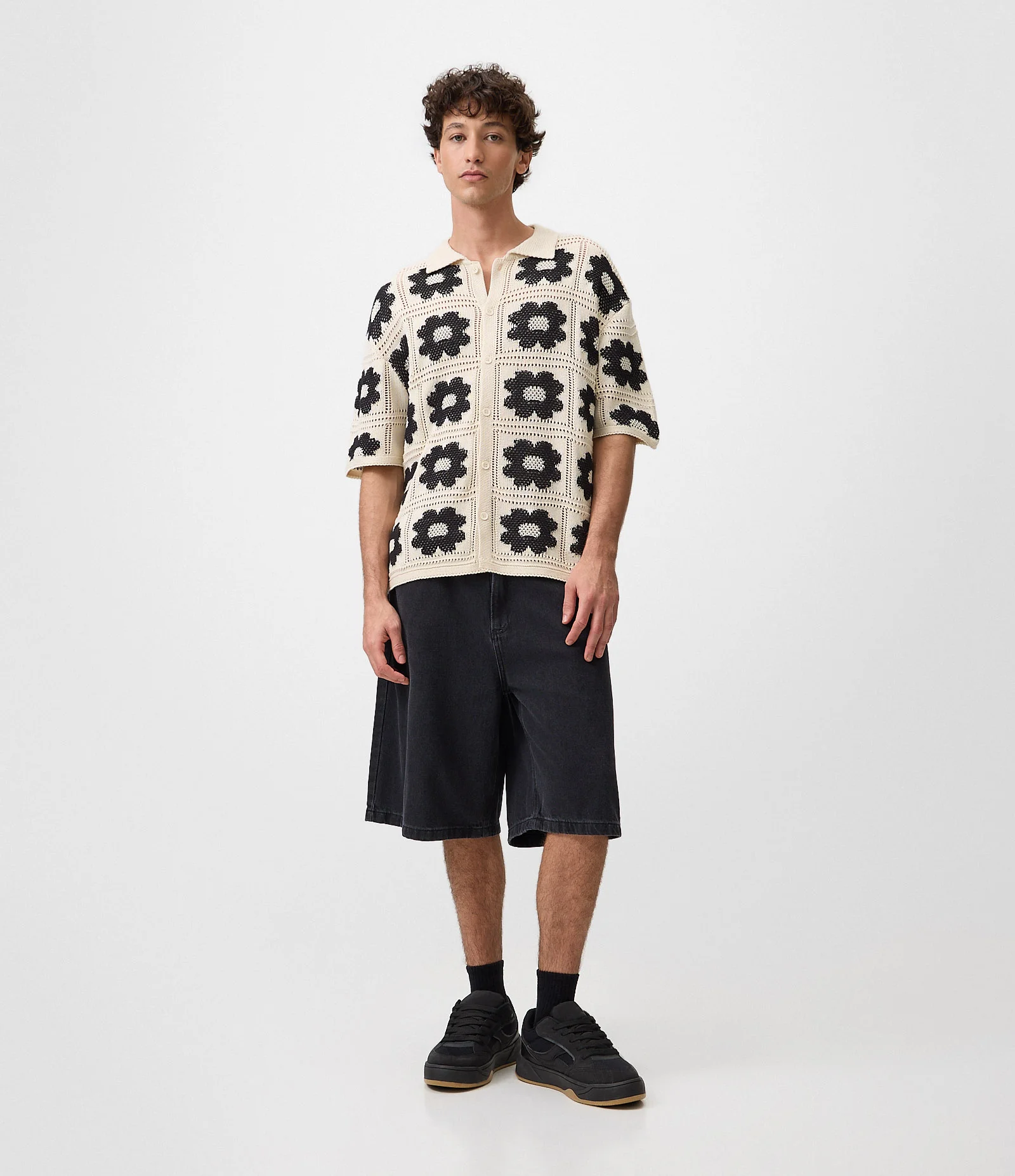 Camisa Relaxed em Crochê com Estampa Floral Contrastante Off White 2