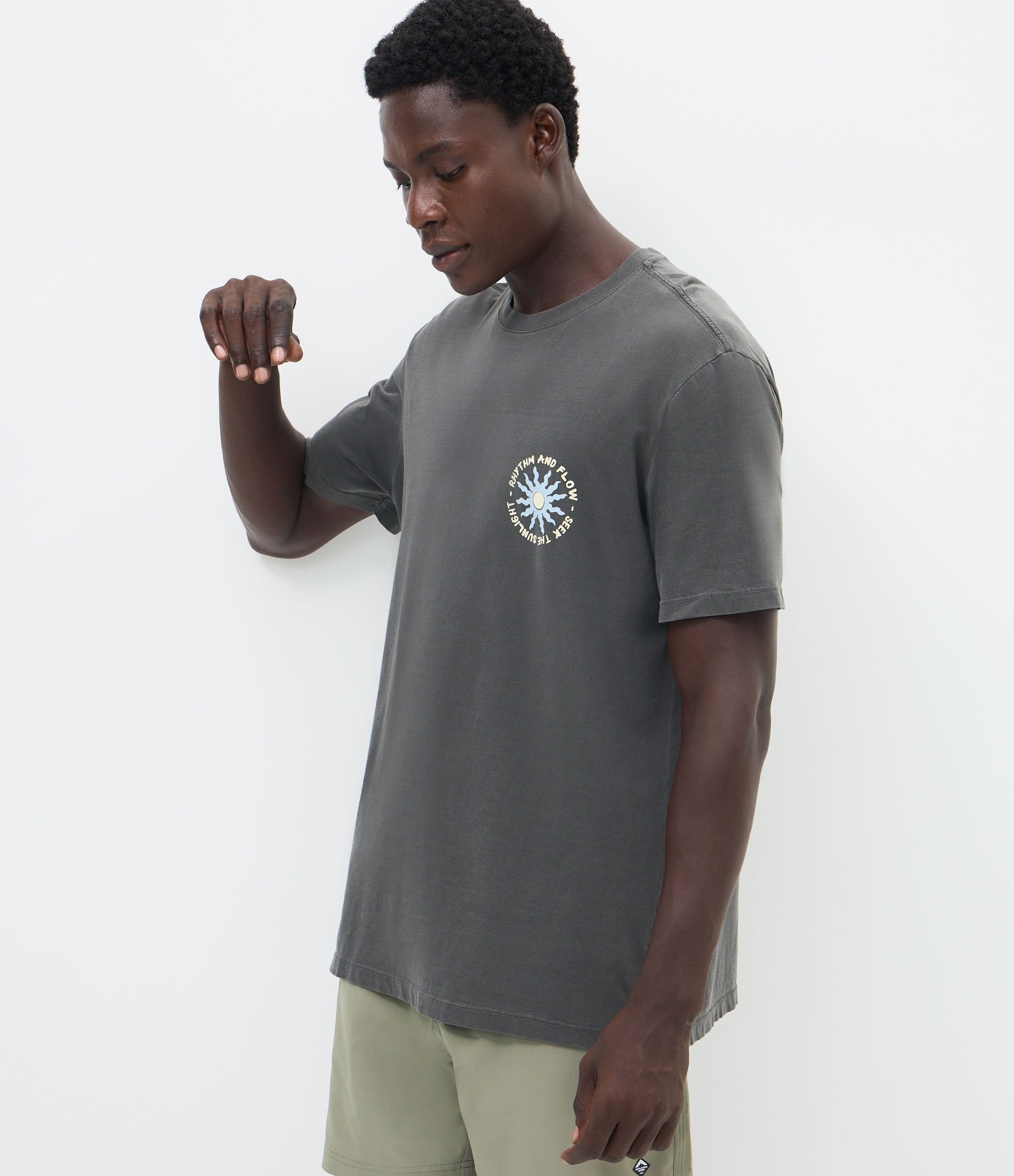 Camiseta Comfort em Algodão com Lettering e Estampa Estonada Preto 1