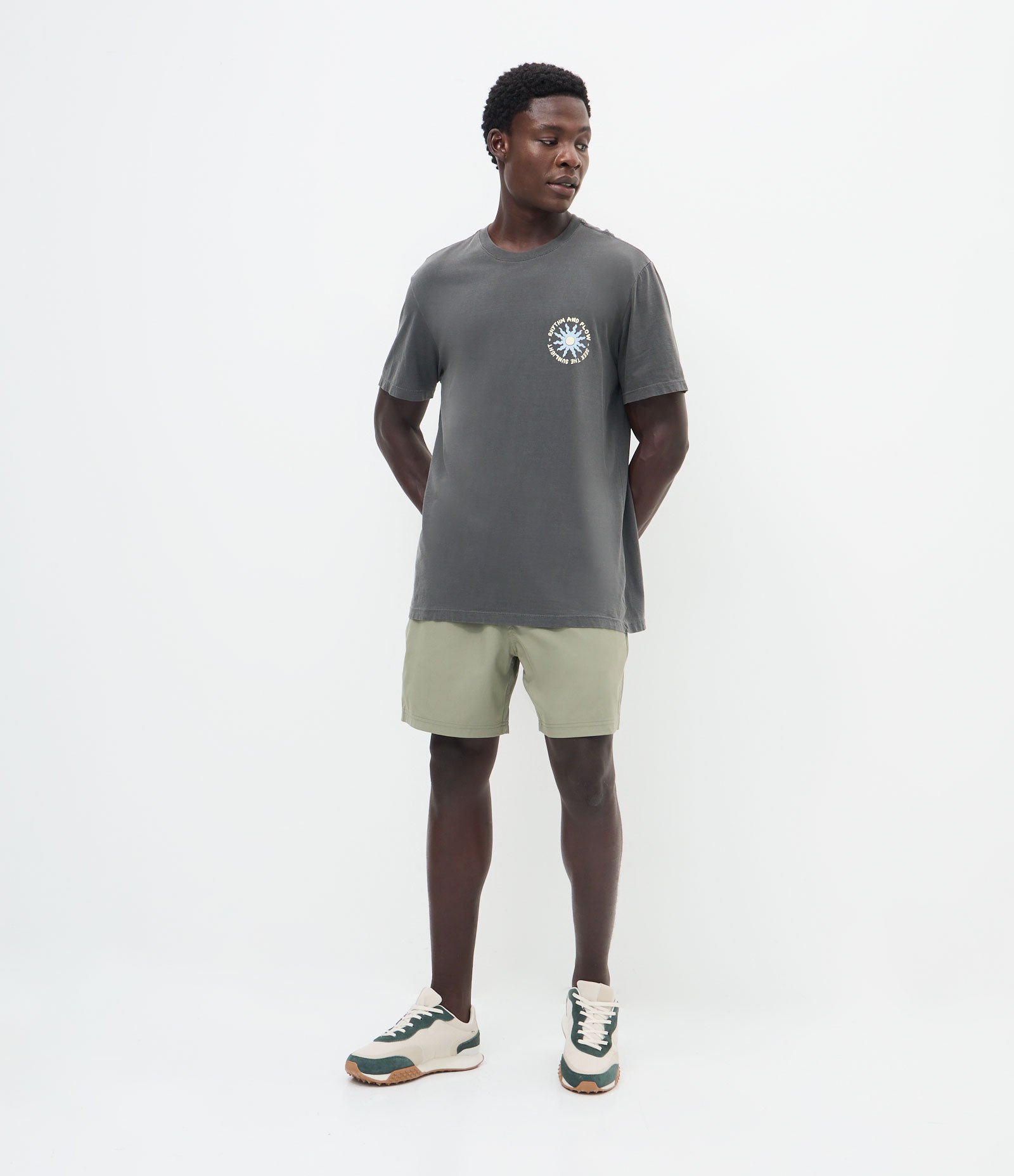 Camiseta Comfort em Algodão com Lettering e Estampa Estonada Preto 2