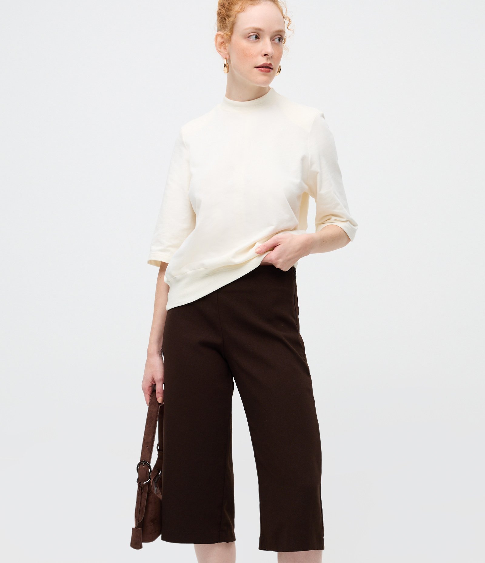 Bermuda Reta Alfaiatada com Cintura Baixa Marrom 2