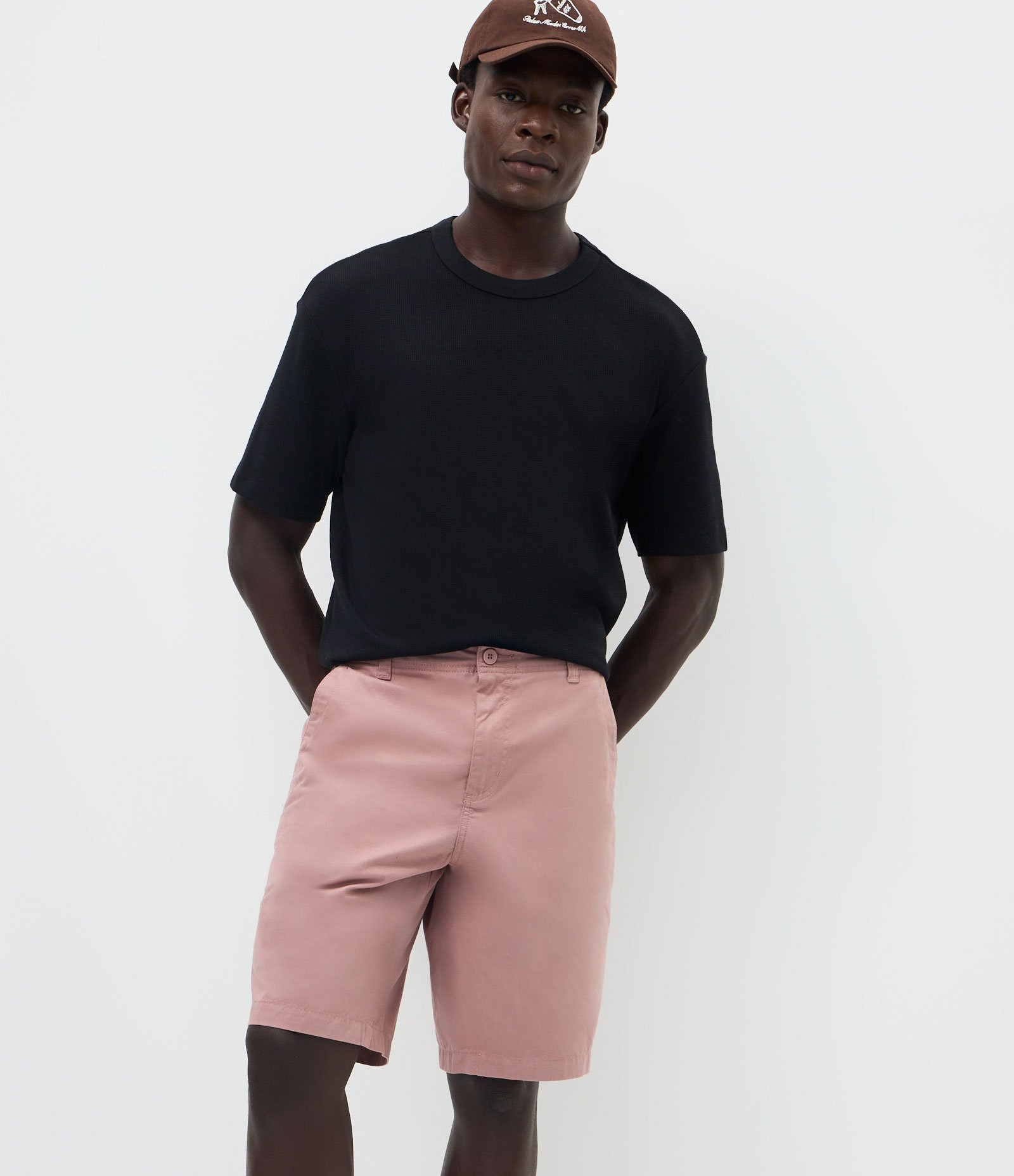 Bermuda em Sarja com Cós Passante e Bolsos Rosa 1