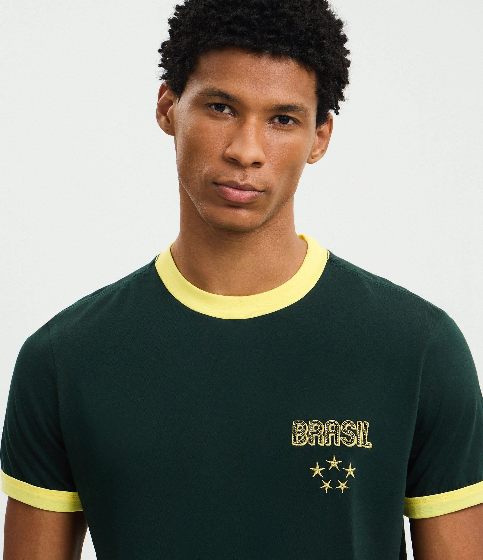 Camiseta Bordado Brasil Verde 3