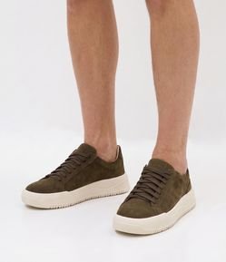 Tênis Casual em Material Sintético Liso