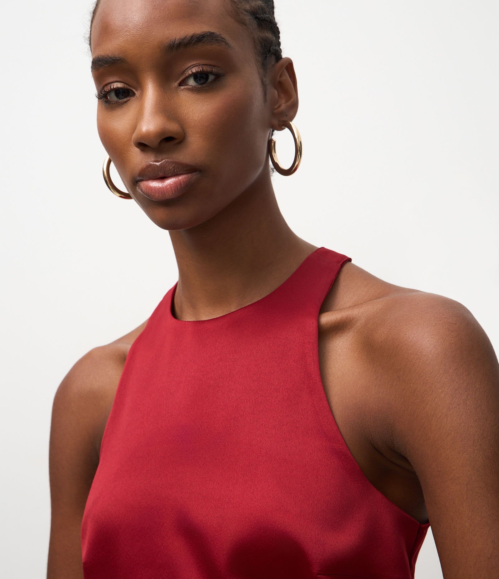 Blusa Acetinada com Decote Halter Vermelho 3