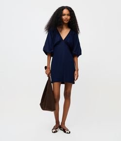 Vestido Curto Evasê com Decote V e Manga Bufante