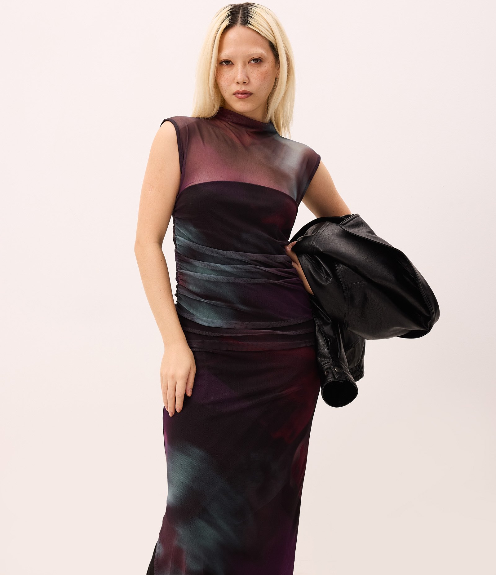Vestido New Midi em Tule com Estampa Abstrata Preto 2