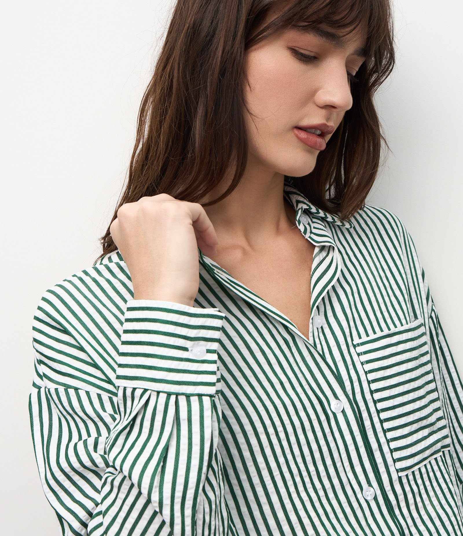 Camisa em Tricoline com Estampa Listrada Verde 3