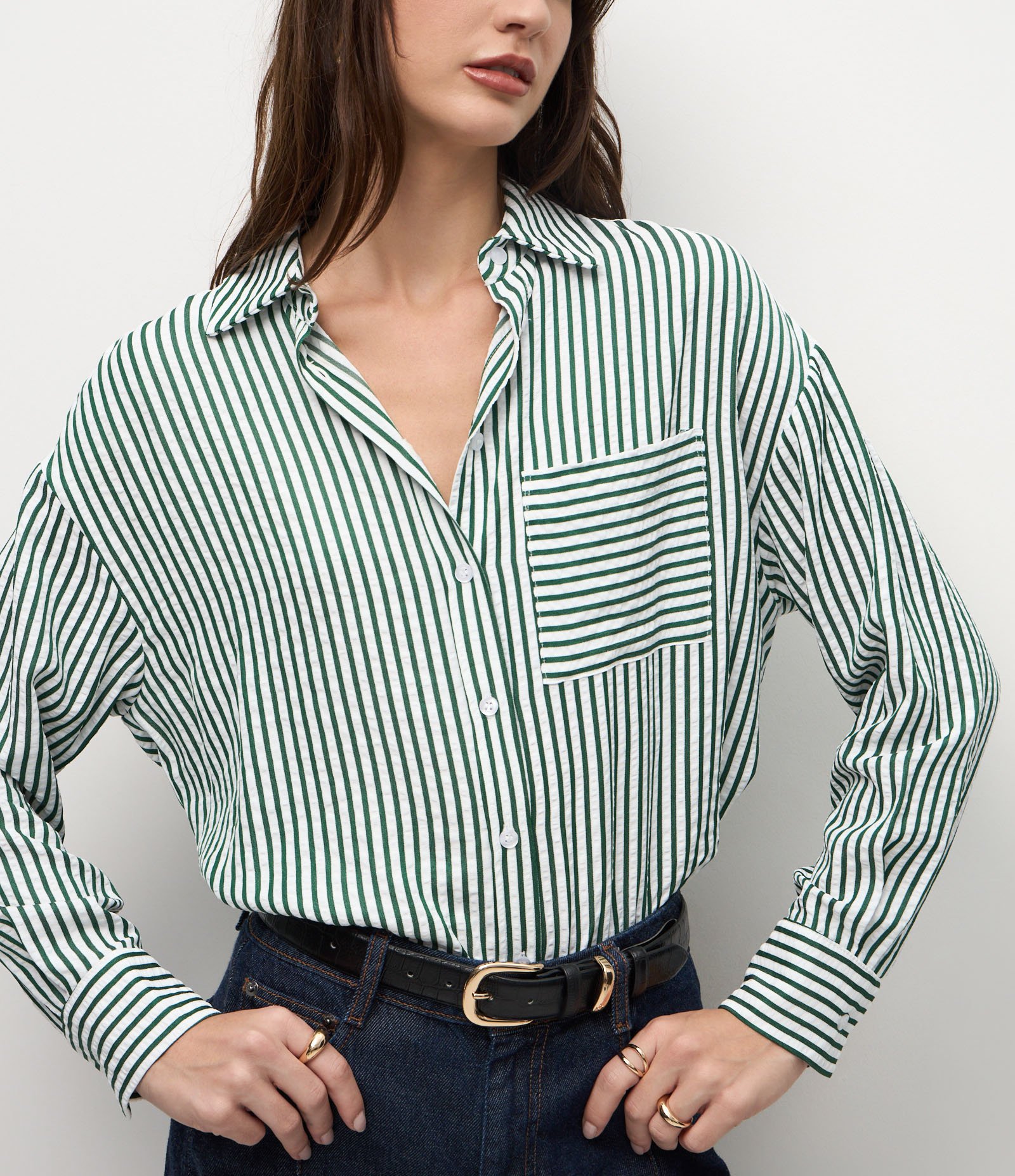 Camisa em Tricoline com Estampa Listrada Verde 4