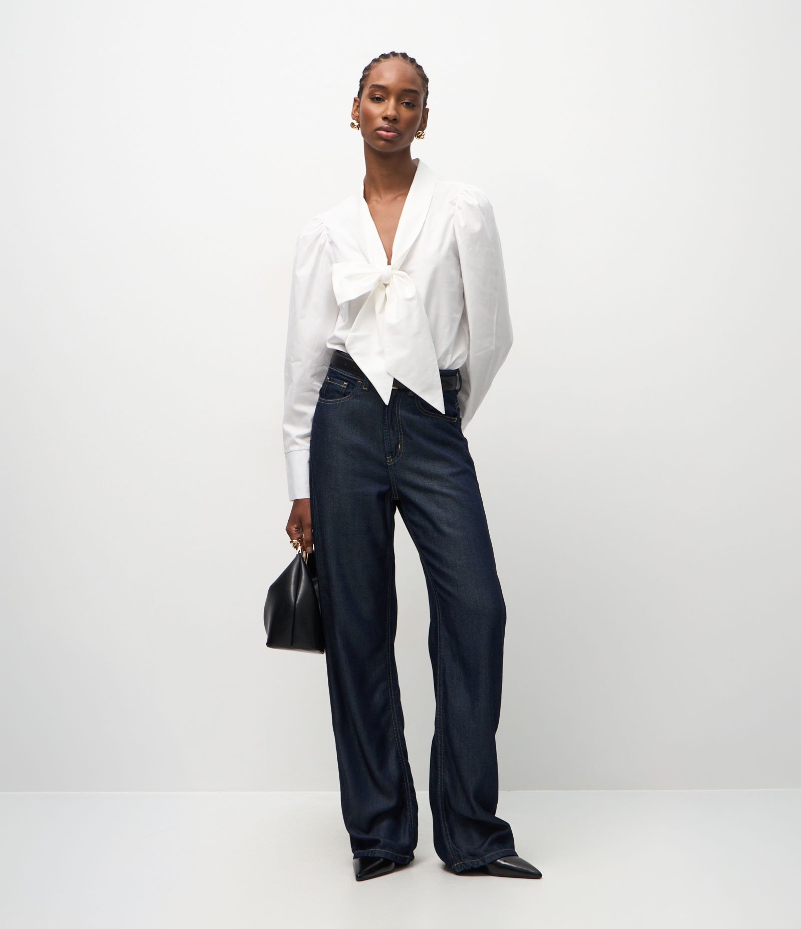 Blusa em Algodão com Manga Bufante e Gola Laço Branco 2