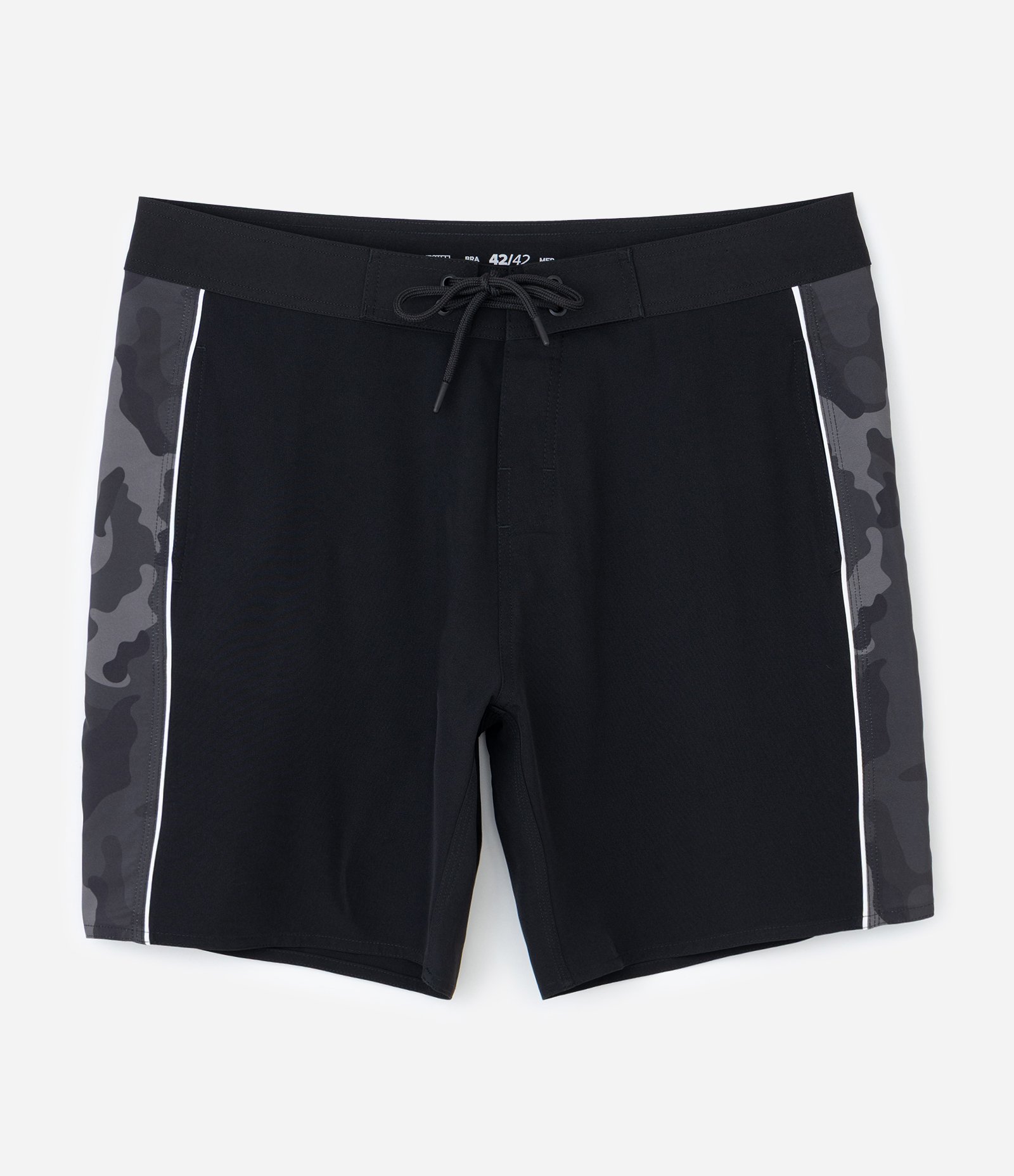 Bermuda em Microfibra Leve com Recorte Estampado Preto 4