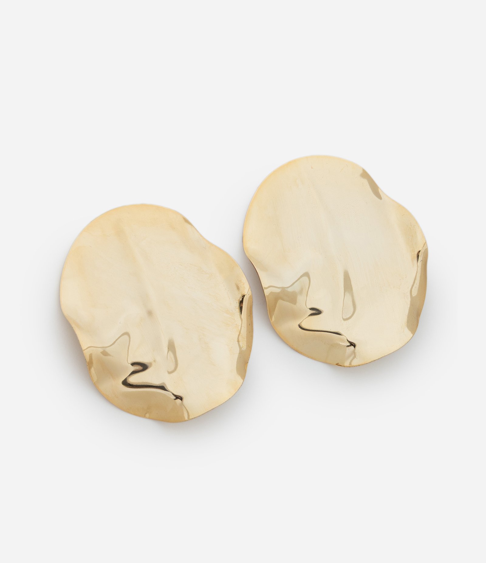 Brinco Martelado Médio com Ondulações Dourado 1