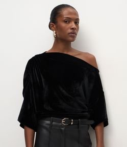 Blusa Assimétrica em Veludo com Franzidos