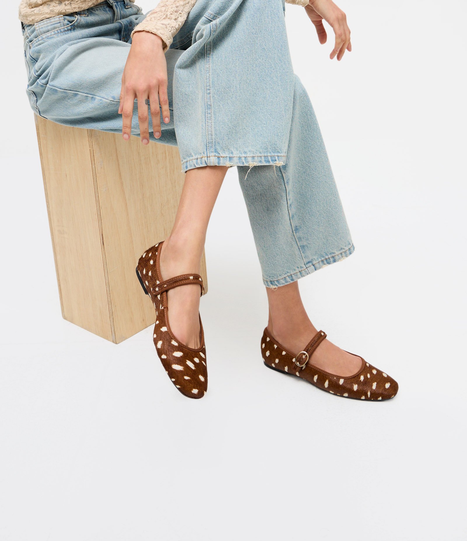 Sapatilha em Couro com Estampa Animal Print Marrom 7