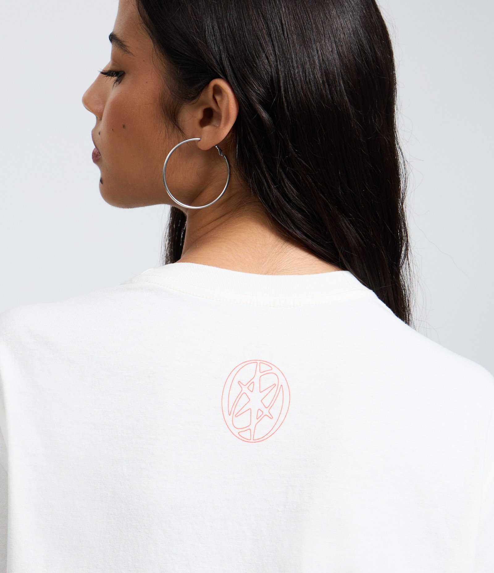 Camiseta em Algodão com Estampa Katseye Branco 4