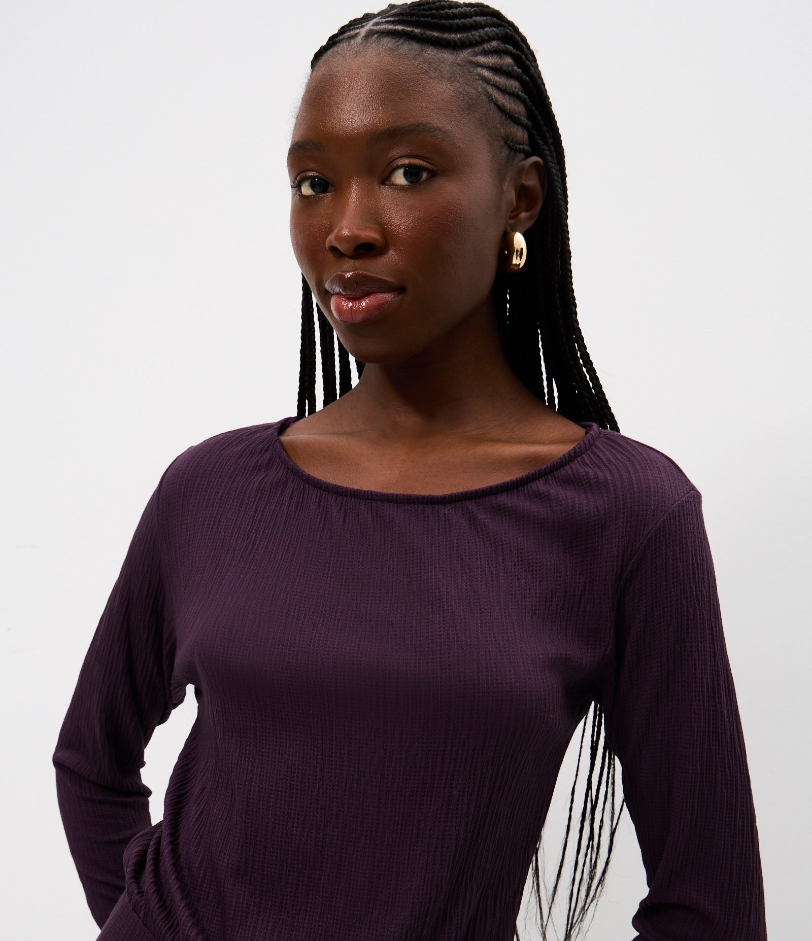 Vestido Curto Evasê em Viscose com Manga Longa e Babados Roxo 3