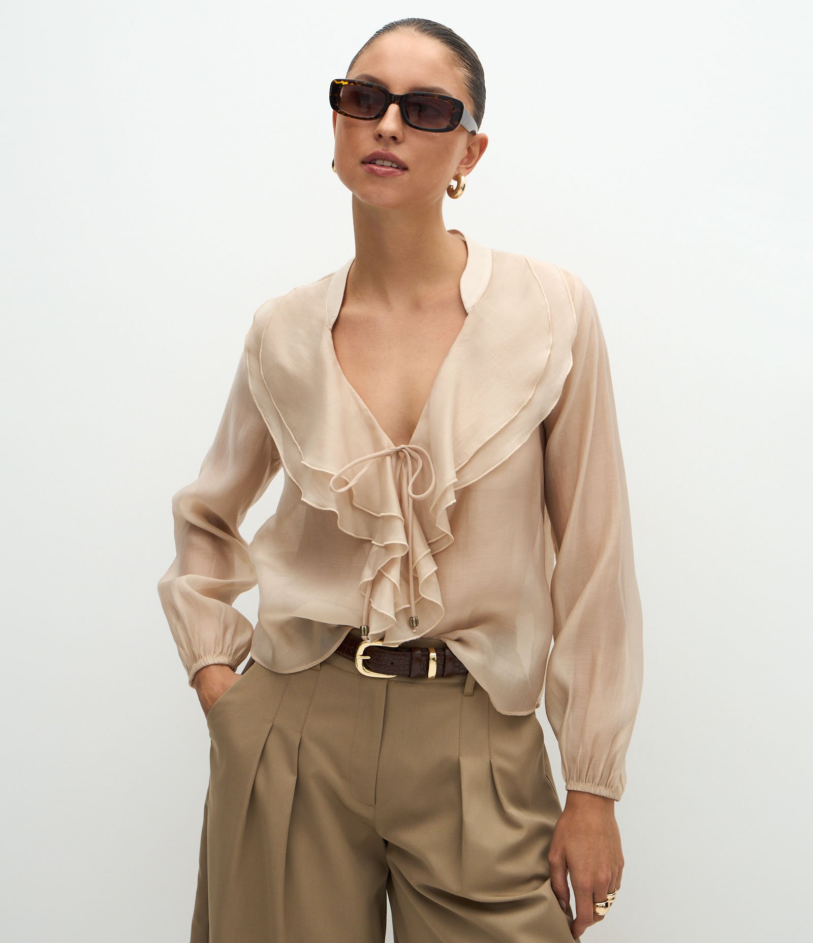 Blusa Ampla em Organza com Decote em V e Babados Bege 1