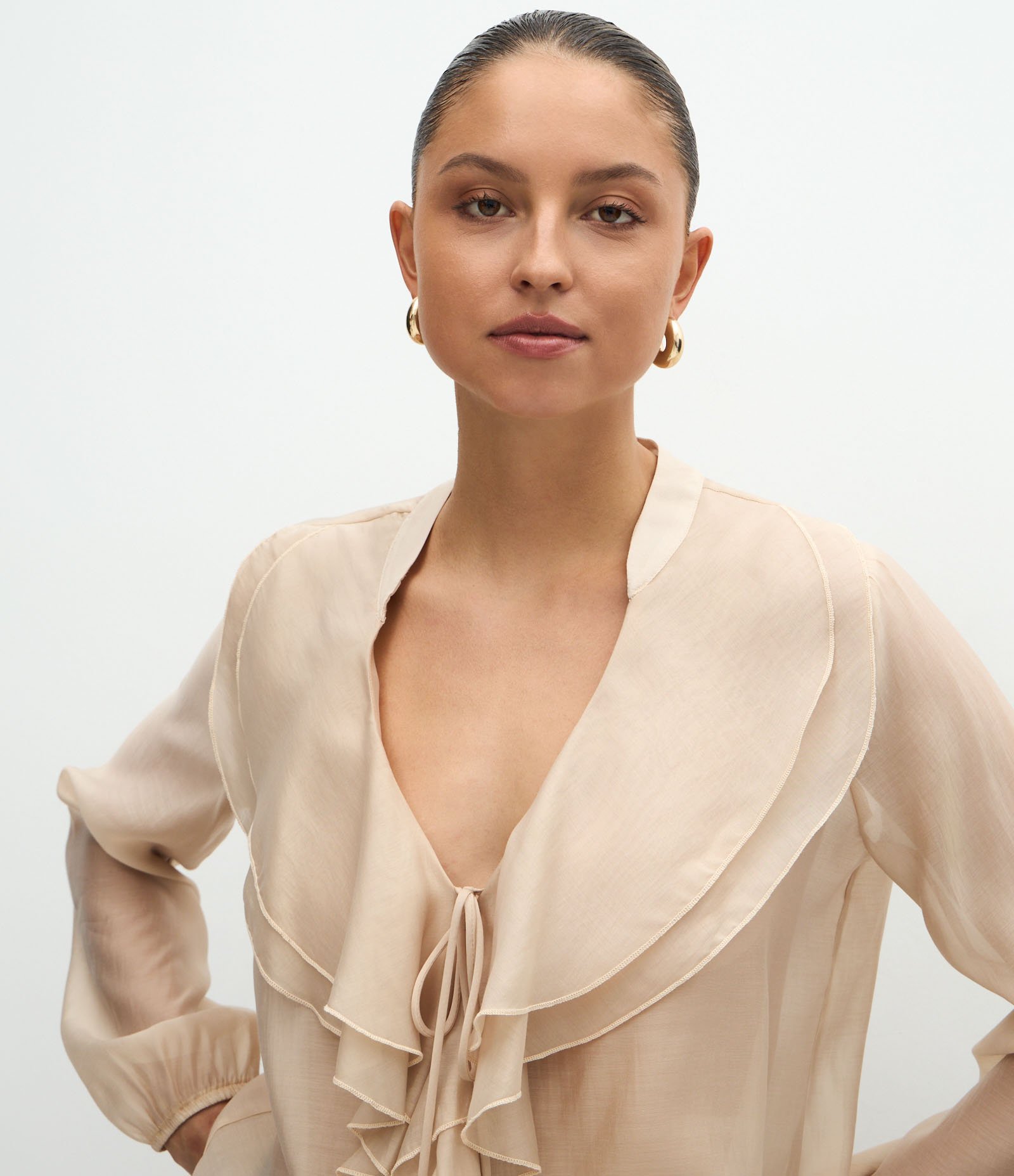 Blusa Ampla em Organza com Decote em V e Babados Rosa Claro 3