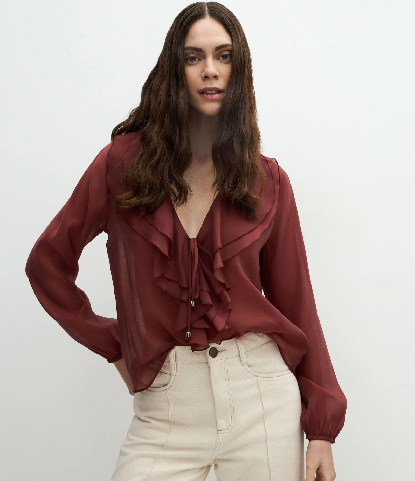 Blusa Ampla em Organza com Decote em V e Babados Vinho 1