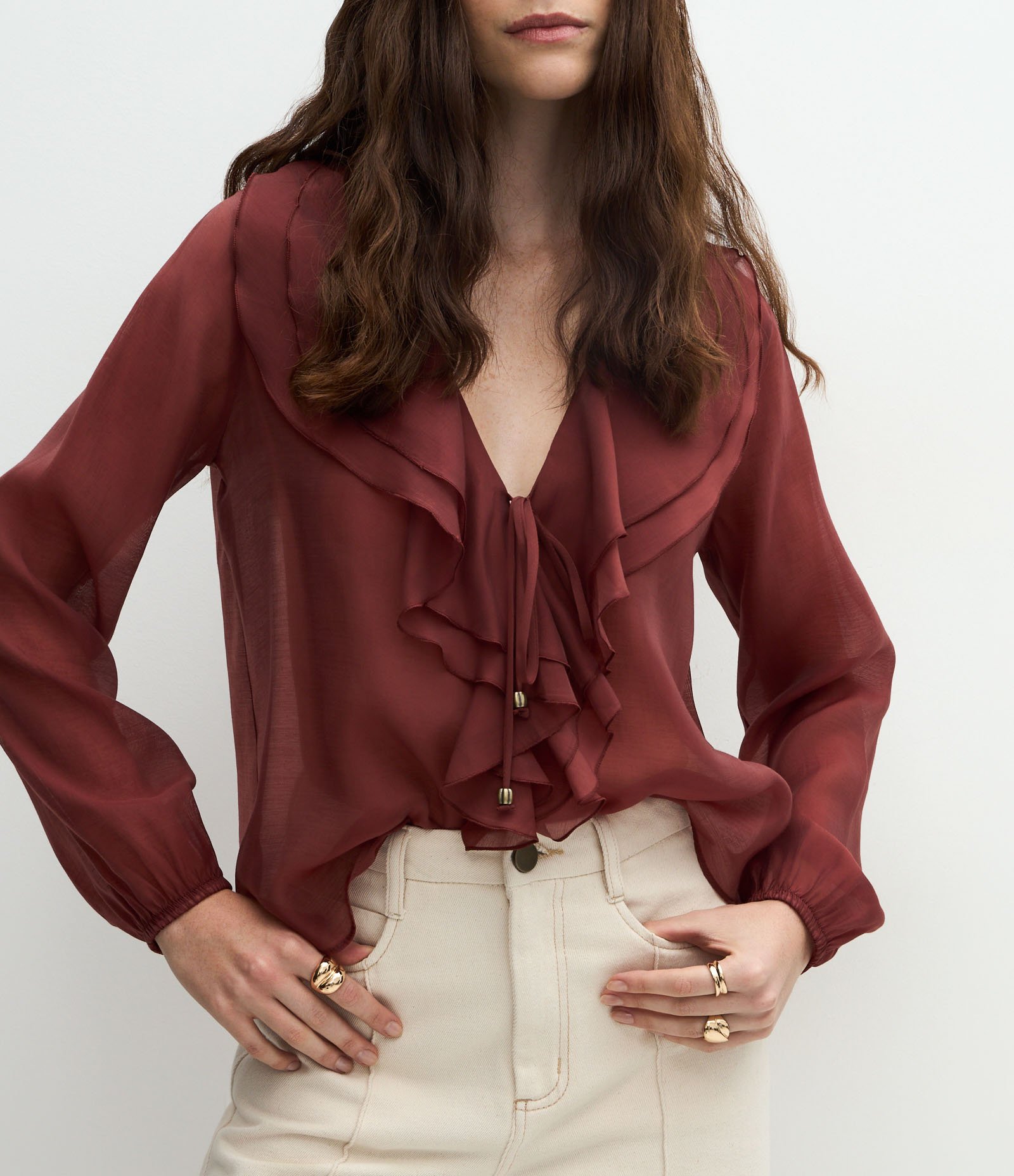 Blusa Ampla em Organza com Decote em V e Babados Vinho 4