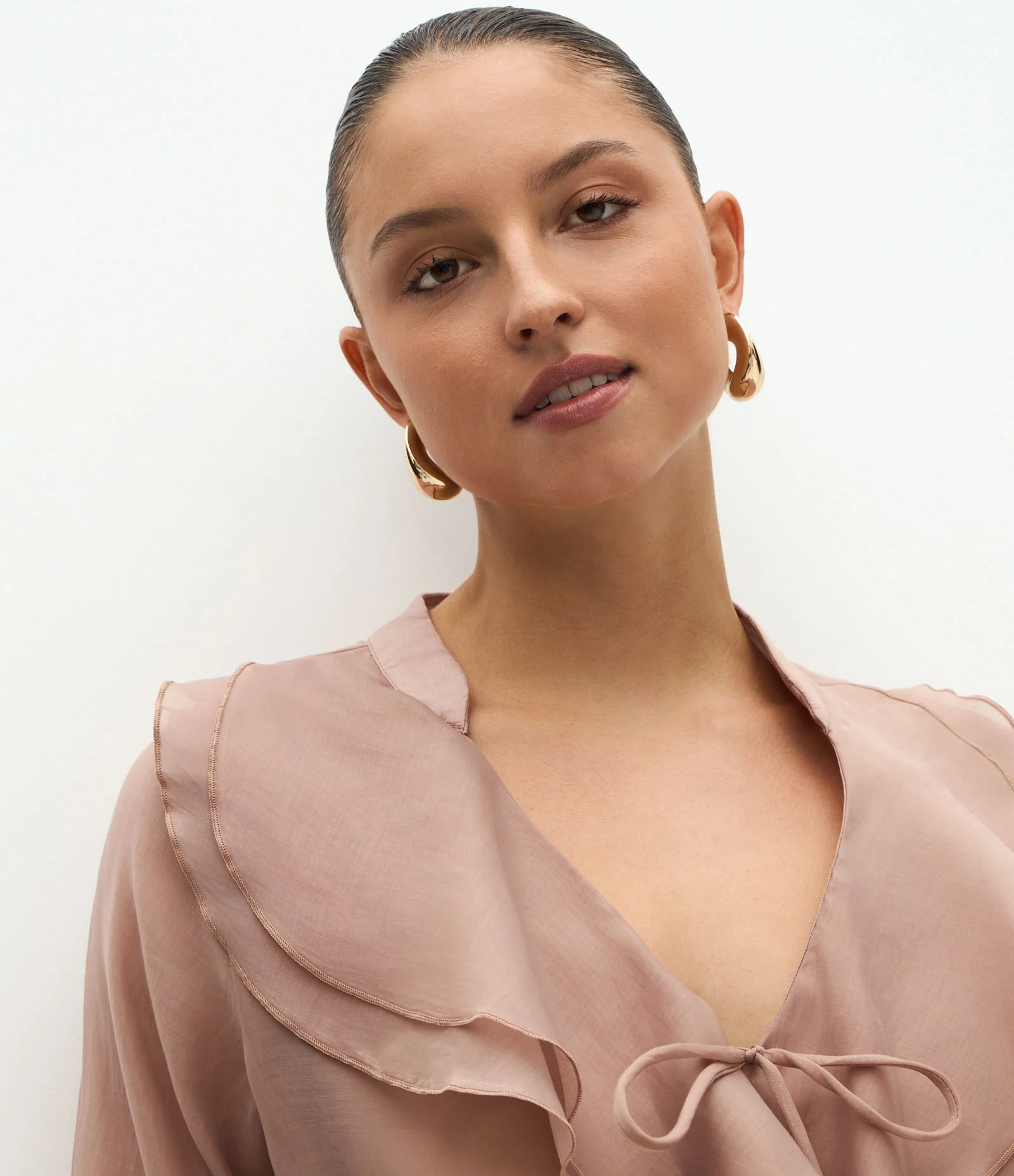 Blusa Ampla em Organza com Decote em V e Babados Rosa 3