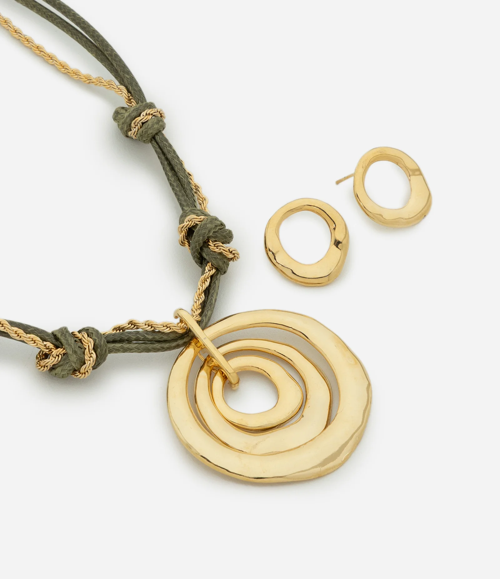 Conjunto de Colar com Nó e Brincos com Pingente Arredondado Dourado 1