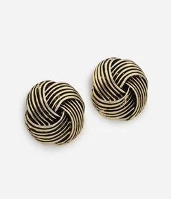 Brinco Botão em Metal com Design Entrelaçado