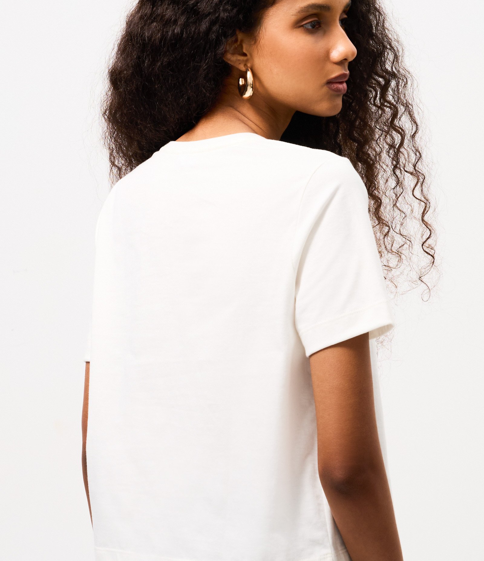 Camiseta Curta em Algodão com Bordado Frontal de Laço Branco 4