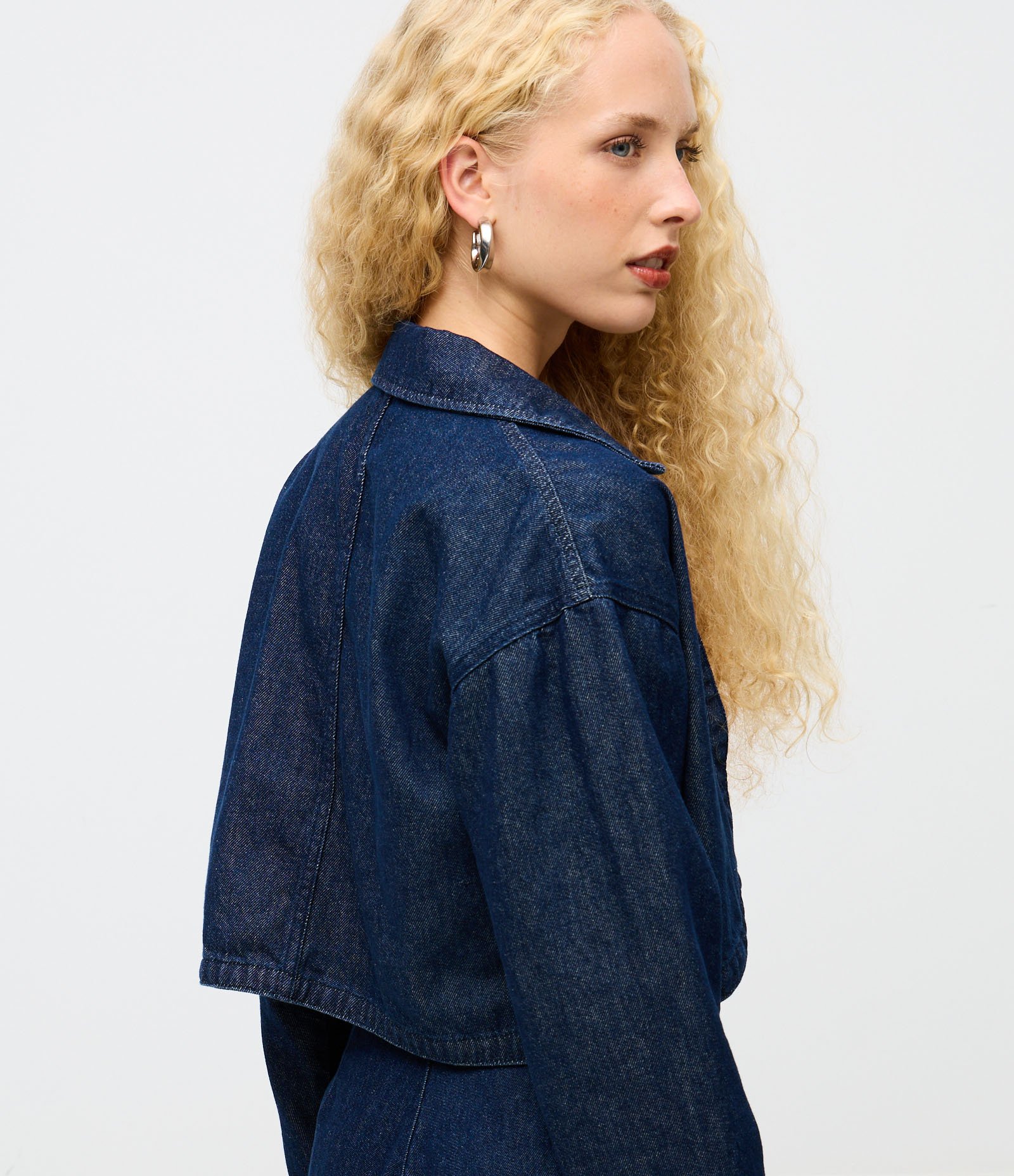 Jaqueta Cropped em Jeans Estruturada Azul 4