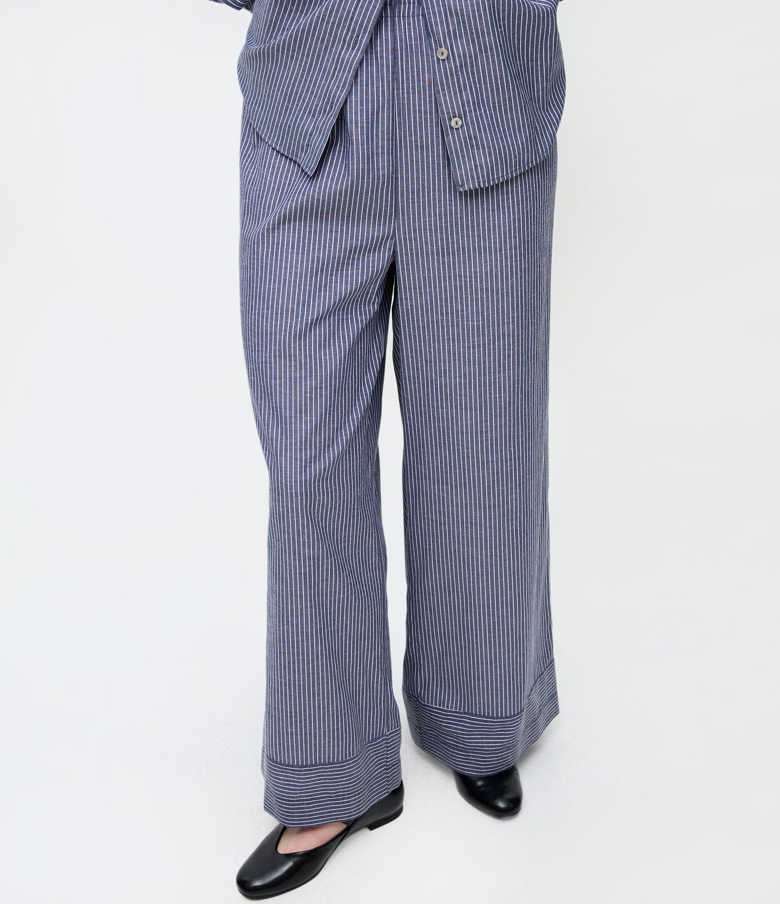 Calça Reta Ampla Listrada com Cintura Alta Azul 2