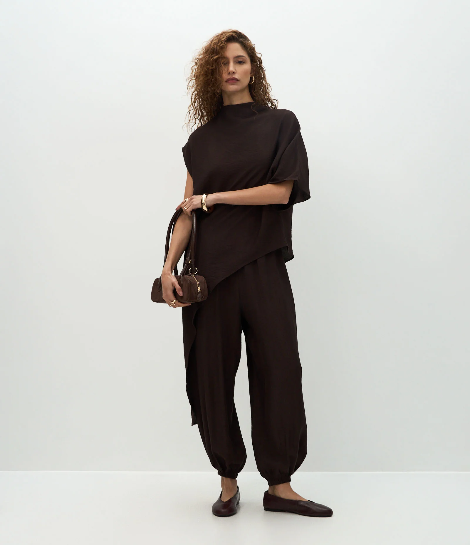 Calça Aladim em Viscose com Cós Elástico Marrom 1