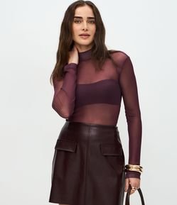 Blusa em Tule com Gola Alta