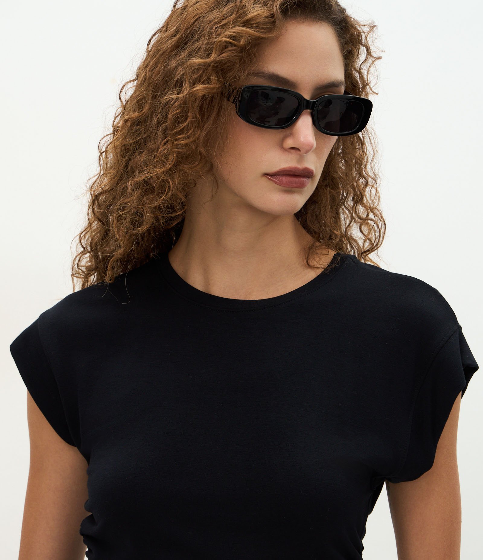 Blusa em Viscose com Franzidos na Lateral Preto 3