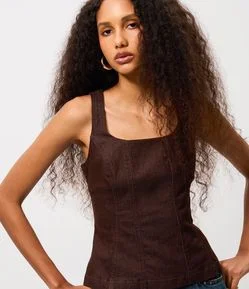 Blusa com Alças e Recortes Estruturados Acinturada